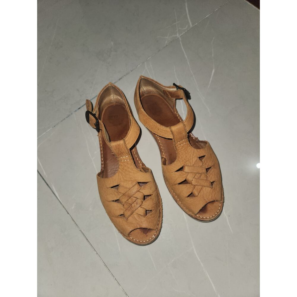 Frye huarache leather sandals 7 B